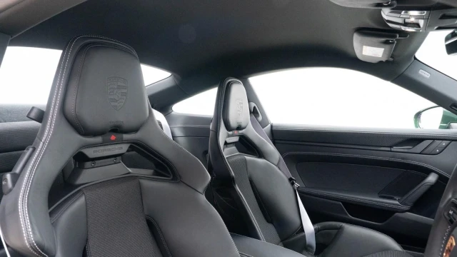 Porsche 911 Image 6