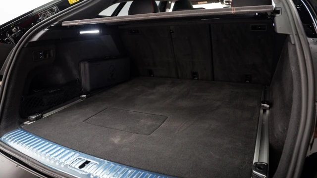 Lamborghini Urus Image 7