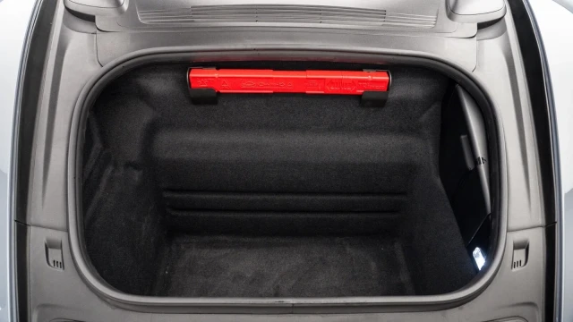 Porsche 911 Image 8