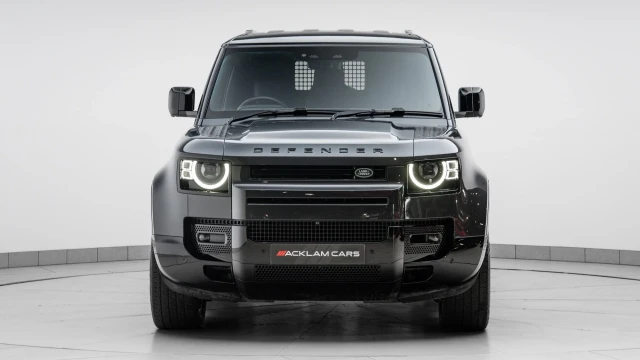 Land Rover Defender 90 Image 5
