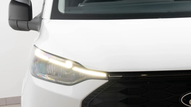 Ford Transit Custom Image 7