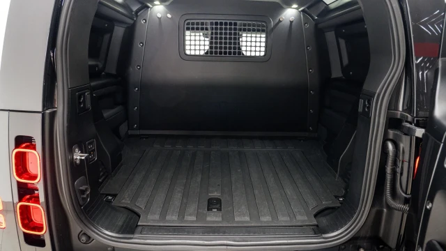 Land Rover Defender 90 Image 4
