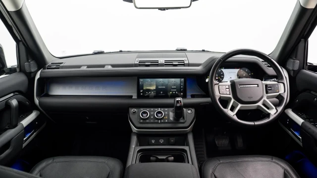 Land Rover Defender Image 2