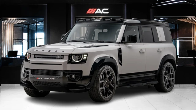 Land Rover Defender Image 1