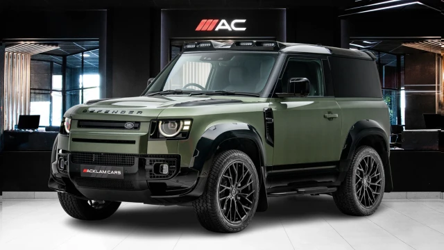 Land Rover Defender Image 1