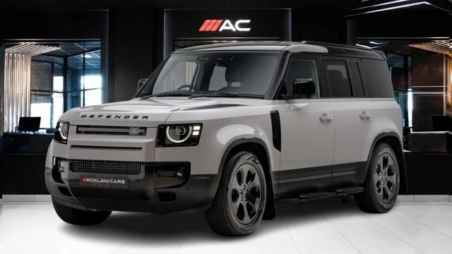 Land Rover Defender Image 1