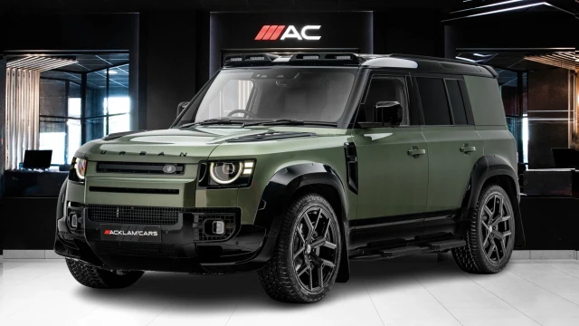 Land Rover Defender Image 1