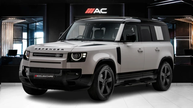 Land Rover Defender Image 1