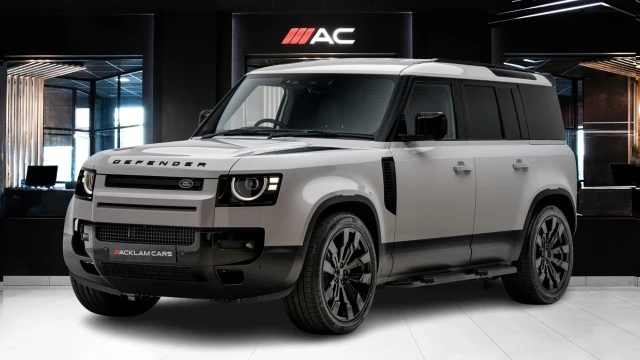 Land Rover Defender Image 1