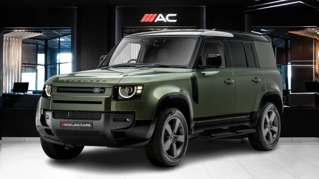 Land Rover Defender Image 1