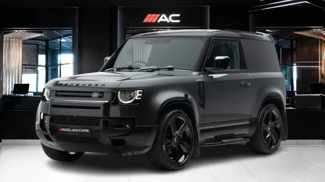 Land Rover Defender Image 1