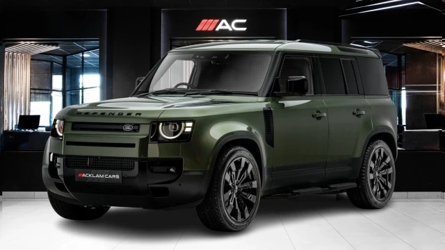 Land Rover Defender Image 1