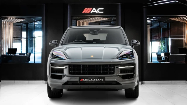 Porsche Cayenne Image 2