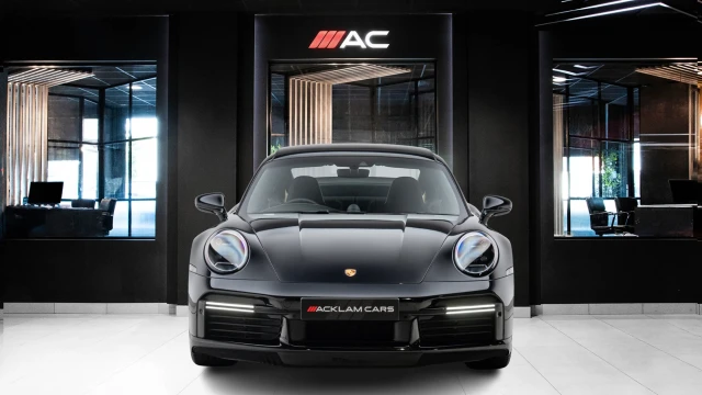 Porsche 911 Image 2