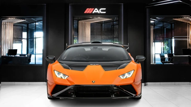 Lamborghini Huracan Image 2