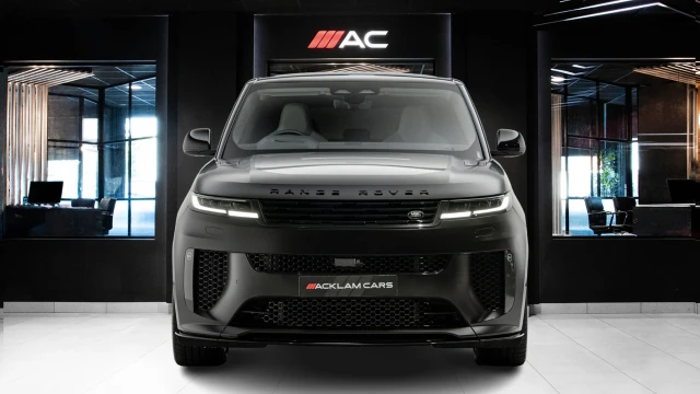 Land Rover Range Rover Sport Image 2