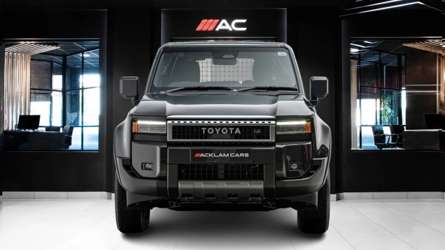 Toyota Land Cruiser Image 2