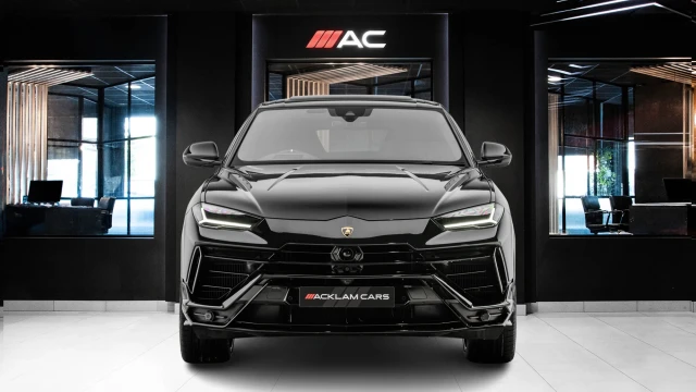 Lamborghini Urus Image 2