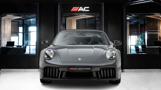 Porsche 911 Image 2