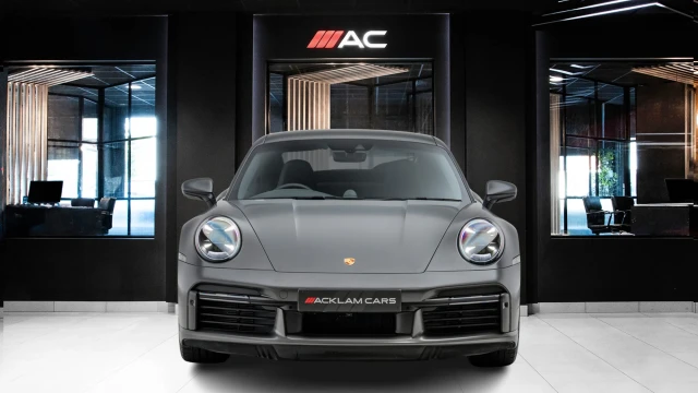 Porsche 911 Image 2