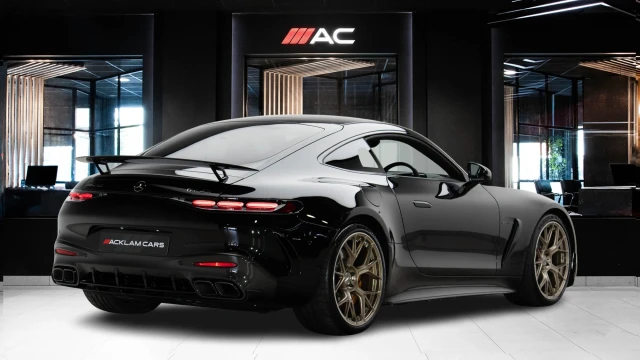 Mercedes-Benz AMG GT 63 Image 3