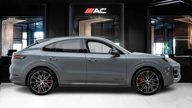 Porsche Cayenne Image 3