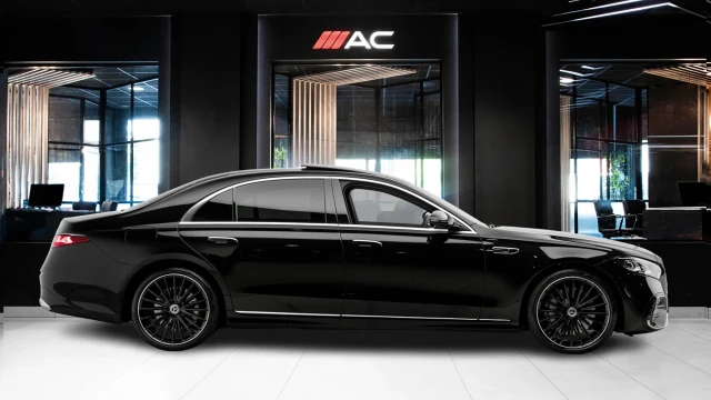 Mercedes-Benz S Class Image 3
