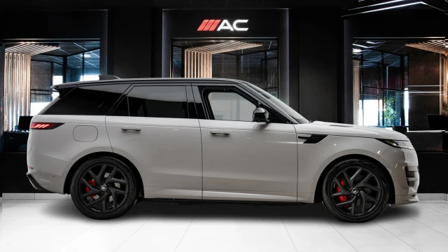 Land Rover Range Rover Sport Image 3