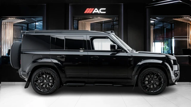 Land Rover Defender Image 3