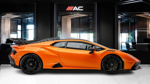 Lamborghini Huracan Image 3