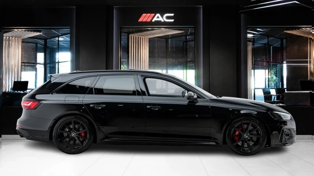 Audi RS4 Avant Image 3