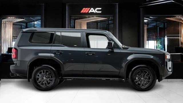 Toyota Land Cruiser Image 3
