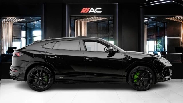 Lamborghini Urus Image 3