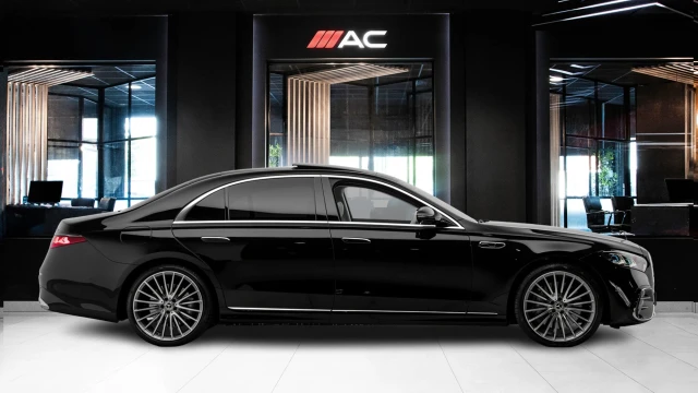 Mercedes-Benz S Class Image 3
