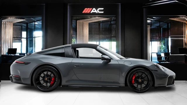 Porsche 911 Image 3