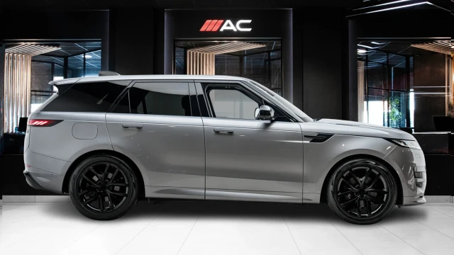 Land Rover Range Rover Sport Image 3