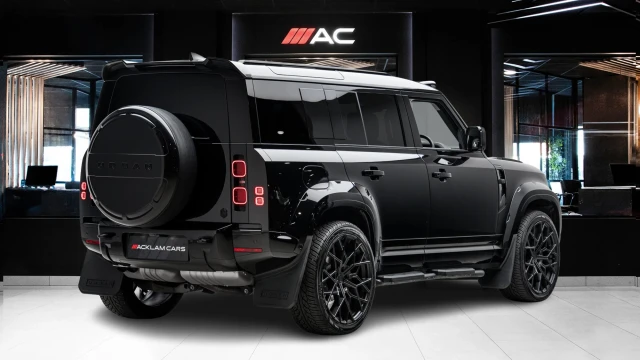 Land Rover Defender Image 4