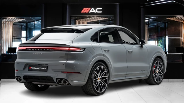 Porsche Cayenne Image 4