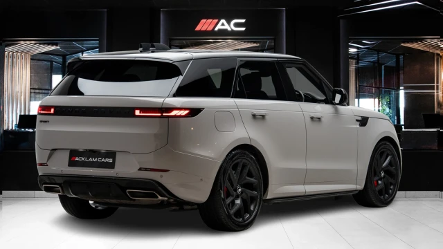 Land Rover Range Rover Sport Image 4