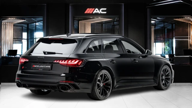 Audi RS4 Avant Image 4