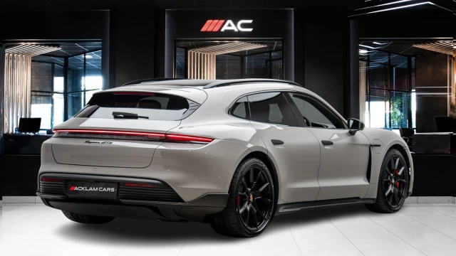 Porsche Taycan Image 4