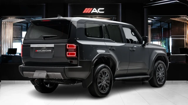 Toyota Land Cruiser Image 4