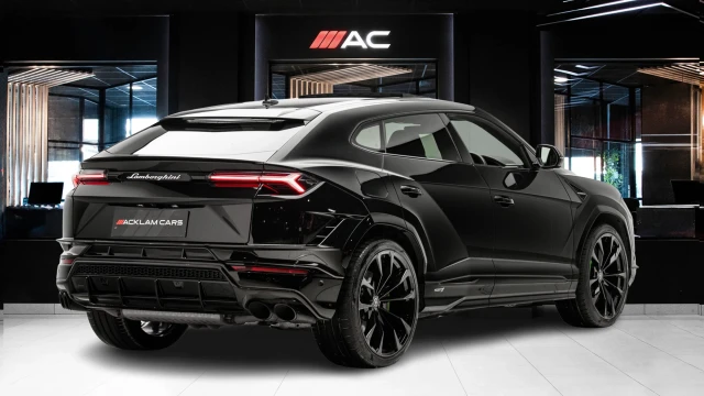 Lamborghini Urus Image 4