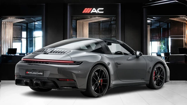 Porsche 911 Image 4