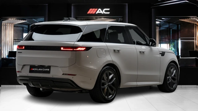 Land Rover Range Rover Sport Image 4