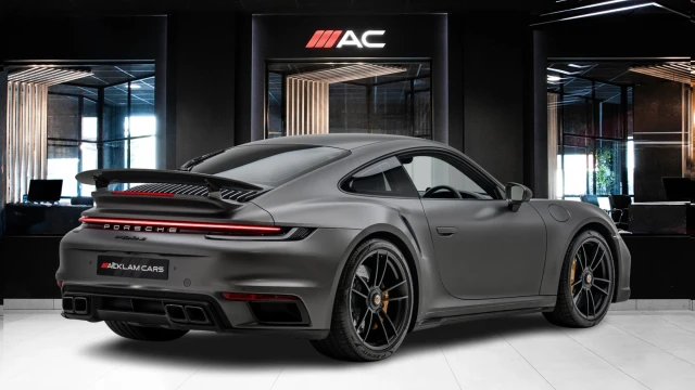 Porsche 911 Image 4