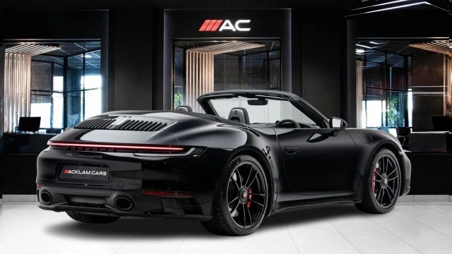Porsche 911 Image 4