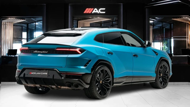 Lamborghini Urus Image 4