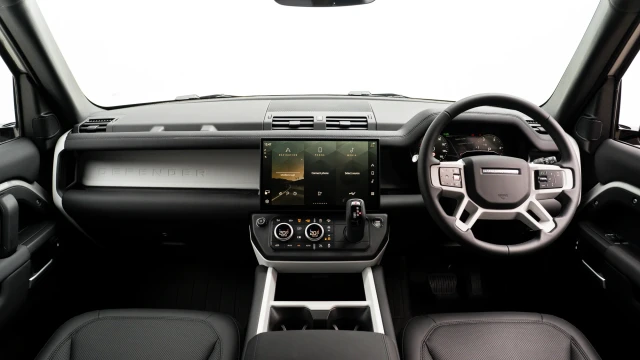 Land Rover Defender Image 5