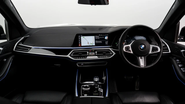 BMW X7 Image 5